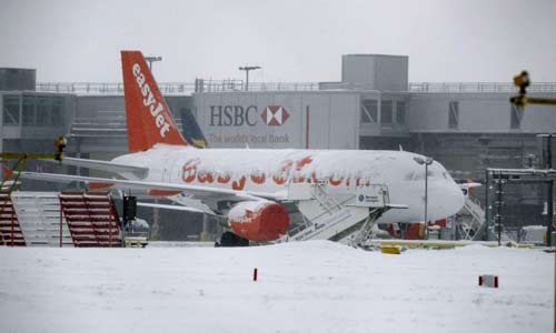 Gatwick Airport Planes. tarmac at Gatwick Airport